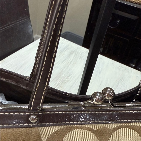 Coach Tan and Brown Kiss Lock Shoulder Bag - Picture 9 of 14